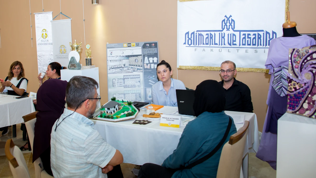 Selçuk Üniversitesi, aday öğrencilere kapılarını açtı